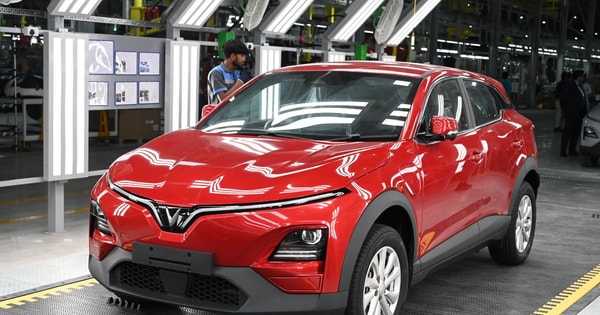 Quốc gia châu Á tỷ dân này cùng lúc đón VinFast và Tesla, nhưng 'gã khổng lồ Mỹ' đang đuối hơn?