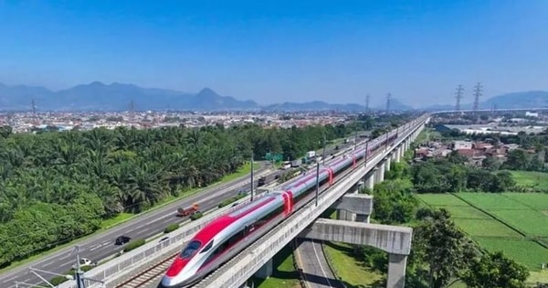 Tỷ phú Phạm Nhật Vượng và tỷ phú Trần Đình Long 'nổ súng' 2 dự án thép vào cùng một ngày