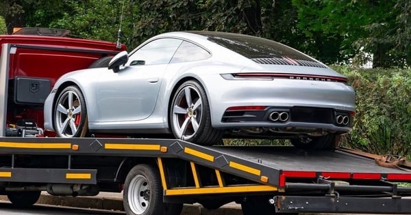 Hàng trăm xe Porsche tại Nga ngừng hoạt động một cách bí ẩn