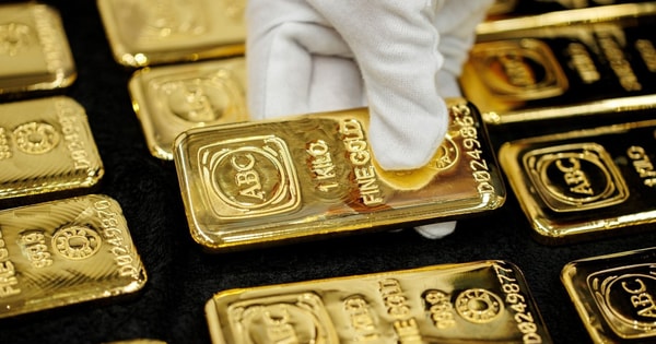 Giá vàng hôm nay diễn biến đầy bất ngờ, nhà đầu tư "nín thở" chờ 1 tín hiệu quan trọng