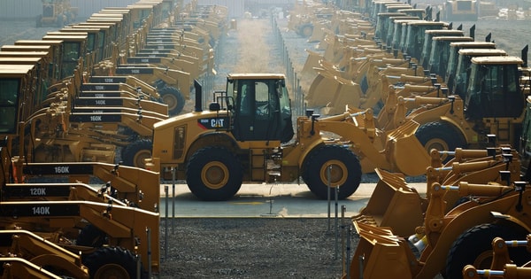 Chưa từng có, công ty vô danh bán máy xúc thu về hàng tỷ USD nhờ AI, cổ phiếu tăng mạnh hơn cả Amazon, Meta hay Microsoft