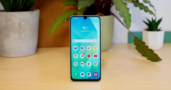 Cây bút công nghệ: "Mẫu điện thoại 5 triệu này đã chứng minh rằng chúng ta chẳng cần phải mua máy 30 triệu"