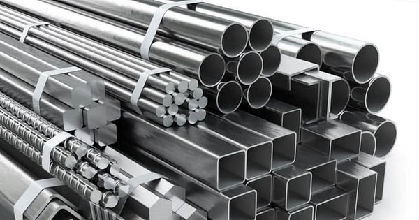 Cổ phiếu một công ty thép bật tăng 90%, 3 lãnh đạo cấp cao đăng ký thoái gần 3,2 triệu đơn vị