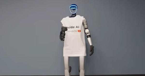 Robot hình người tích hợp ChatGPT cầm súng bắn người sau khi bị ‘thao túng tâm lý’