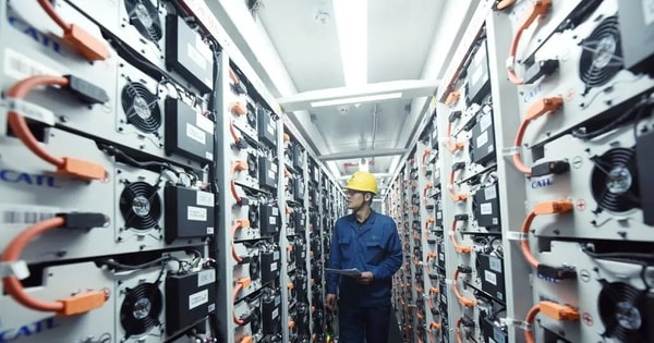 Muốn hạ Trung Quốc nhưng chính "vũ khí" đang dùng lại là của Trung Quốc sản xuất: Một quốc gia bất lực