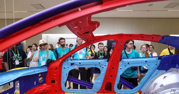 Nhà máy xe điện Xiaomi khiến cả Trung Quốc phát cuồng: 100.000 người tranh 200 suất tham quan