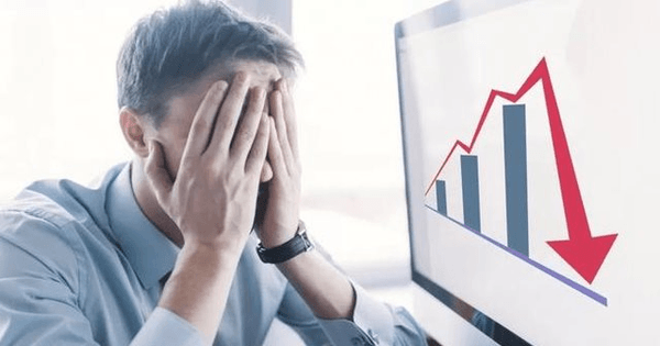 Một cổ phiếu ngân hàng bị tự doanh CTCK "xả" mạnh phiên cuối tuần