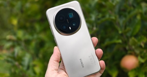 Rẻ hơn iPhone 17 Pro Max cả chục triệu, điện thoại này "không mua là tiếc": Pin 7.100 mAh, dùng được 7 năm