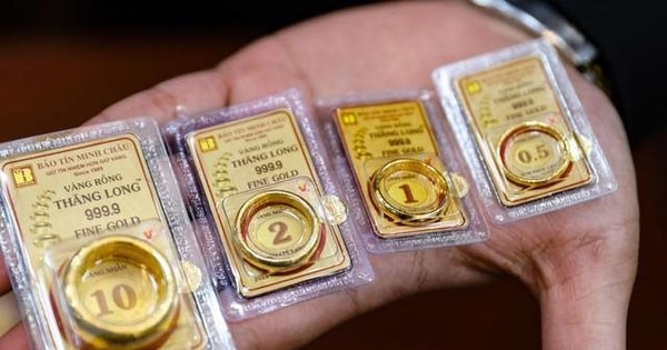 Vàng miếng đứng im, giá vàng nhẫn đột ngột leo đỉnh chưa từng có ở Việt Nam