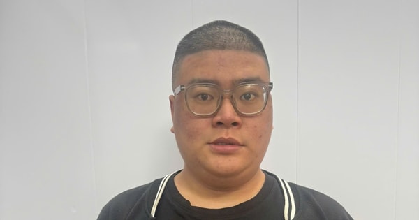 Nạn nhân của Nguyễn Long SN 2001 đến trình báo Công an