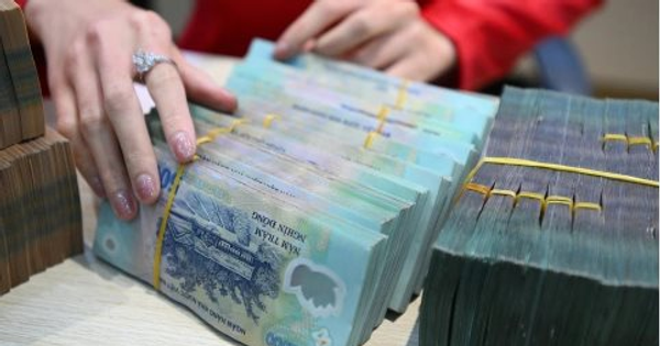 Nhận được 999.555.0000 đồng từ số tài khoản lạ, người phụ nữ SN 75 bàn giao toàn bộ cho công an: Sự thật được hé lộ bất ngờ