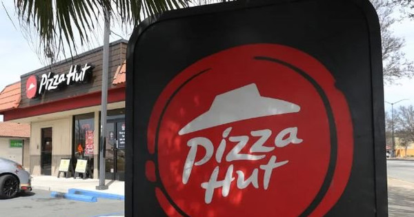Pizza Hut chính thức bán mình với giá 2,7 tỷ USD