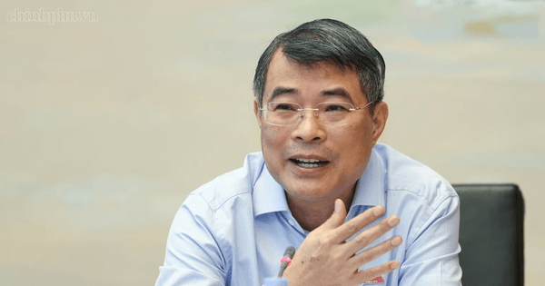 Thủ tướng yêu cầu cắt khâu trung gian, đưa giá thuốc và thiết bị y tế về mức hợp lý