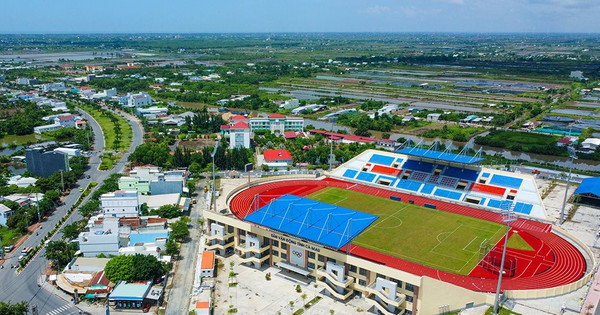 Tập đoàn của bầu Hiển khảo sát khu liên hợp thể thao hơn 8.000 chỗ ngồi tại tỉnh duy nhất Việt Nam có 3 mặt giáp biển