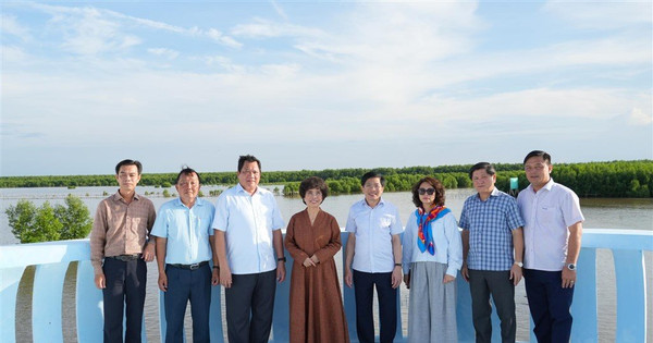 Trực tiếp đến tỉnh được mệnh danh là " vùng đất biết nở", AHLĐ Thái Hương cùng đoàn công tác Tập đoàn TH muốn tìm hiểu một điều đặc biệt