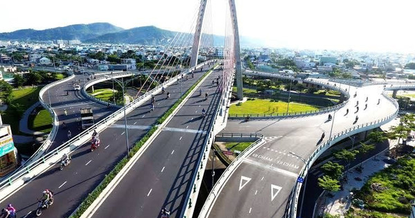 Di dời gần 500 hộ dân, hơn 1.000 người cùng hàng trăm thiết bị được huy động, Việt Nam xây thành công cầu vượt 3 tầng đầu tiên trong 18 tháng