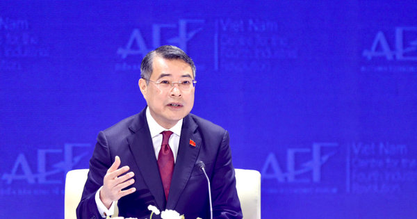 Thủ tướng: Nợ công đang ở mức khoảng 34-35% GDP, cho phép Việt Nam có một "tấm đệm" trước các cú sốc