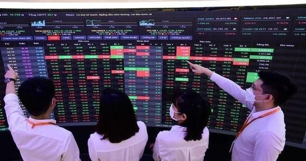 Thị trường chứng khoán đảo chiều, VN-Index thoát phiên giảm sâu