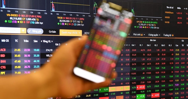 Cổ phiếu dầu khí bất ngờ đồng loạt “lao dốc”, VN-Index mất hơn 11 điểm